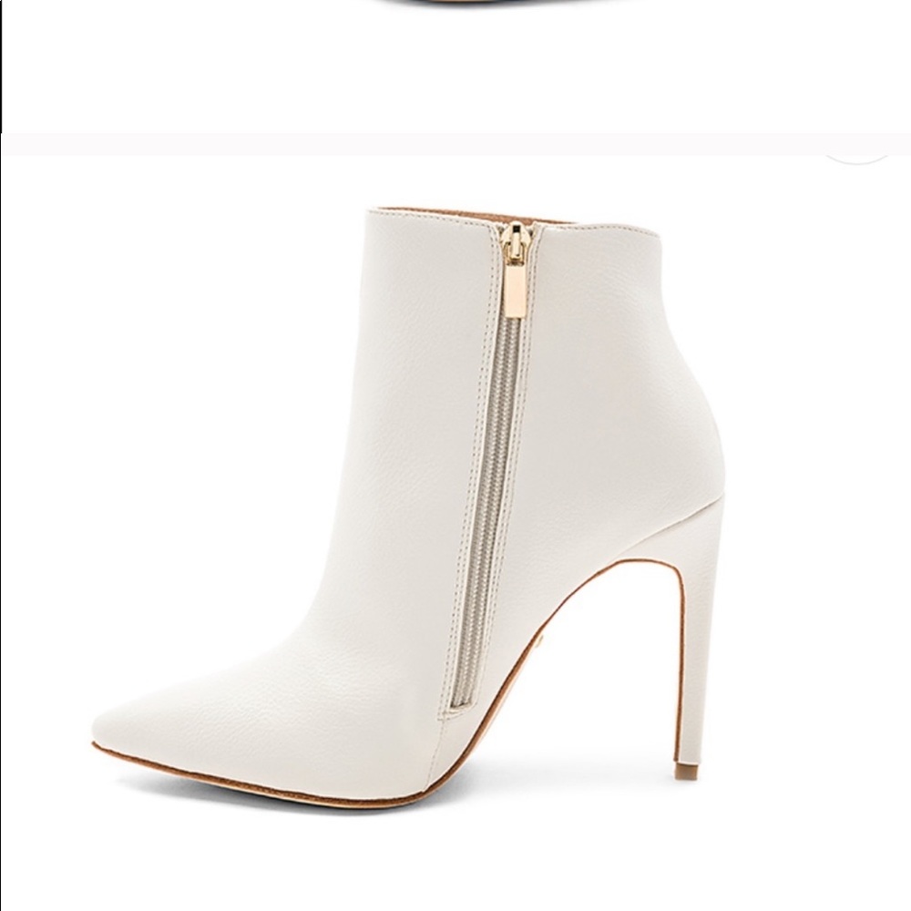 RAYE white congo boot pointed 7